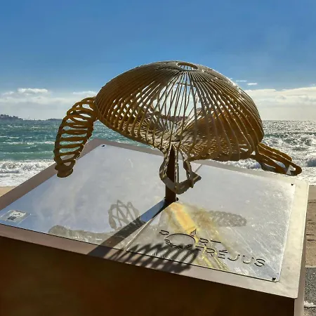 Апартаменты Golfe Horizon-1 By Interhome