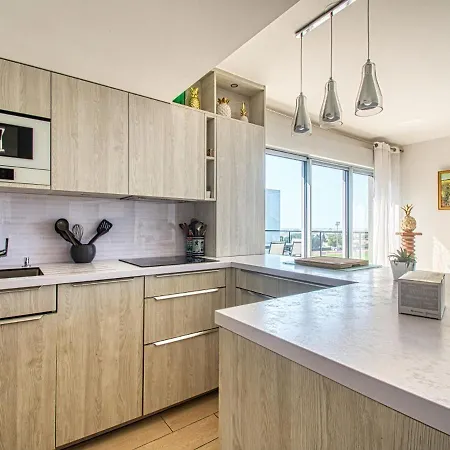 Апартаменты Golfe Horizon-1 By Interhome