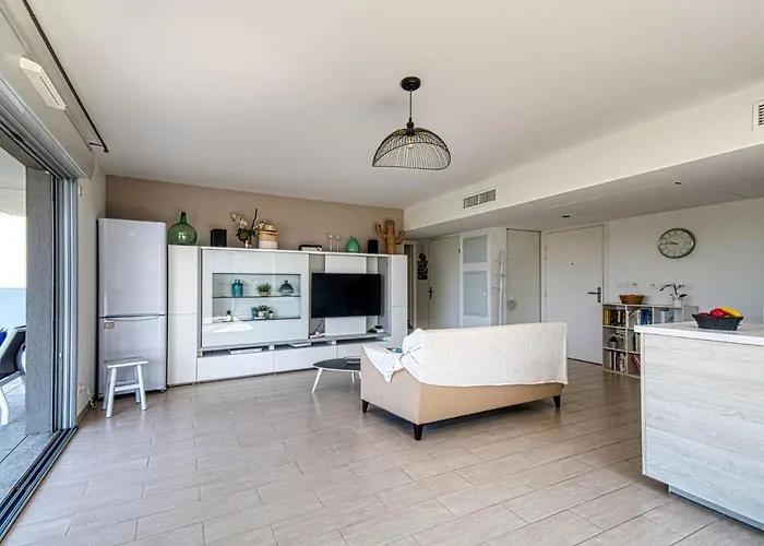 Golfe Horizon-1 By Interhome Fréjus